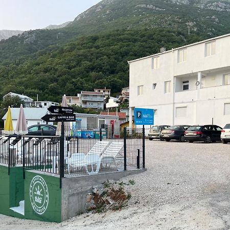 Relax Apartmani Sutomore Exterior photo