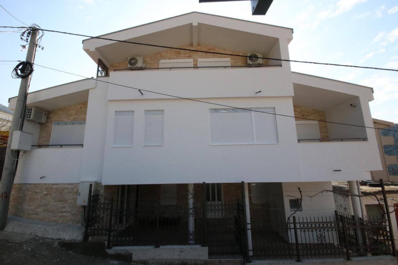 Relax Apartmani Sutomore Exterior photo