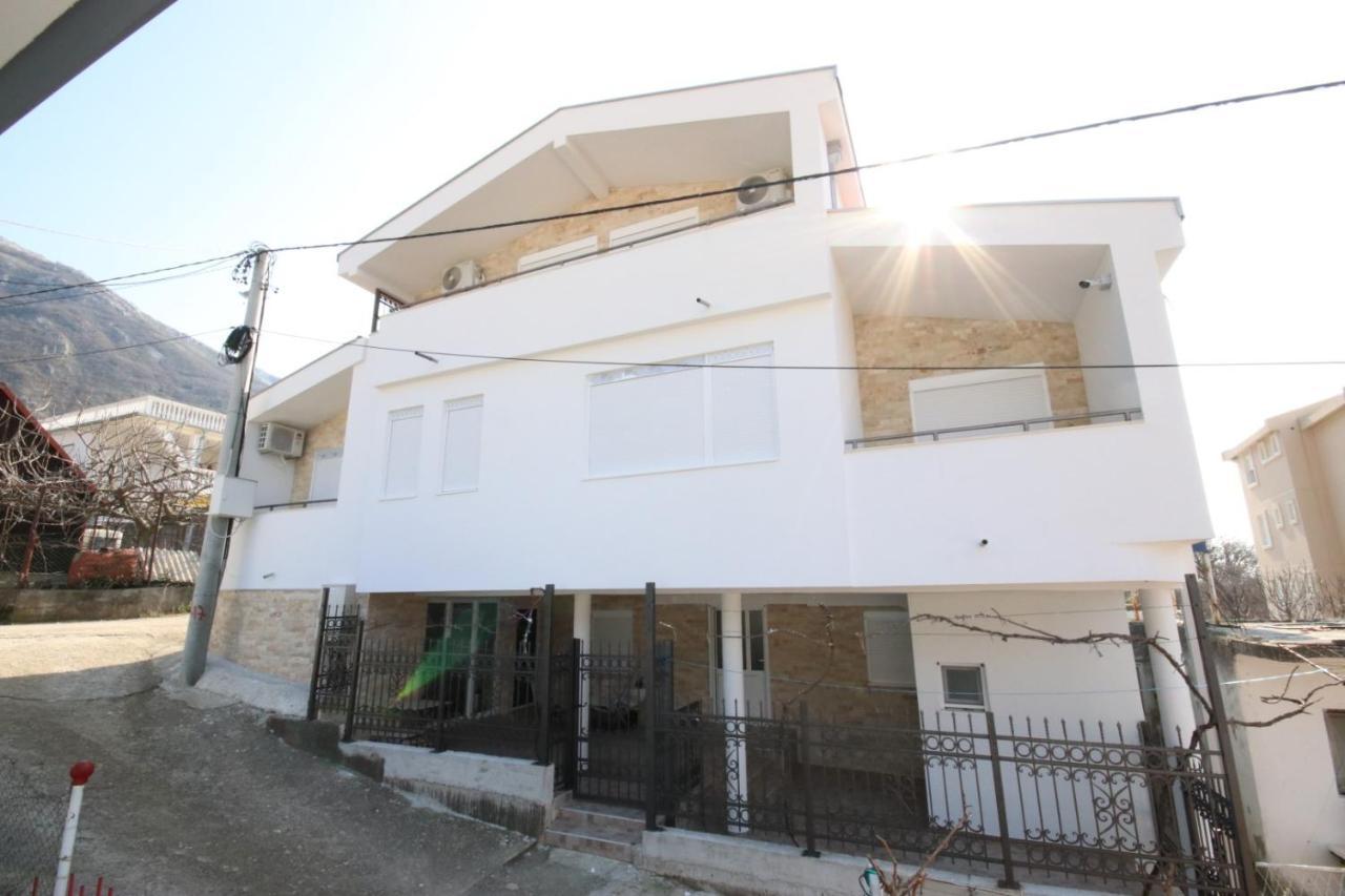 Relax Apartmani Sutomore Exterior photo