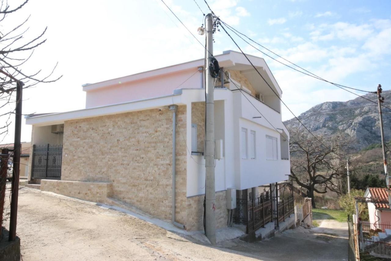 Relax Apartmani Sutomore Exterior photo