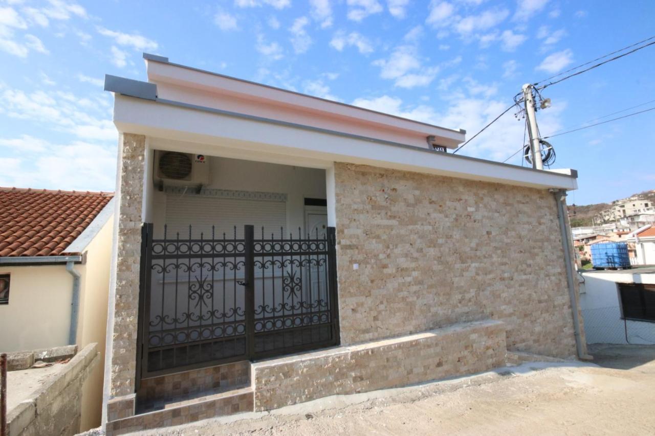 Relax Apartmani Sutomore Exterior photo