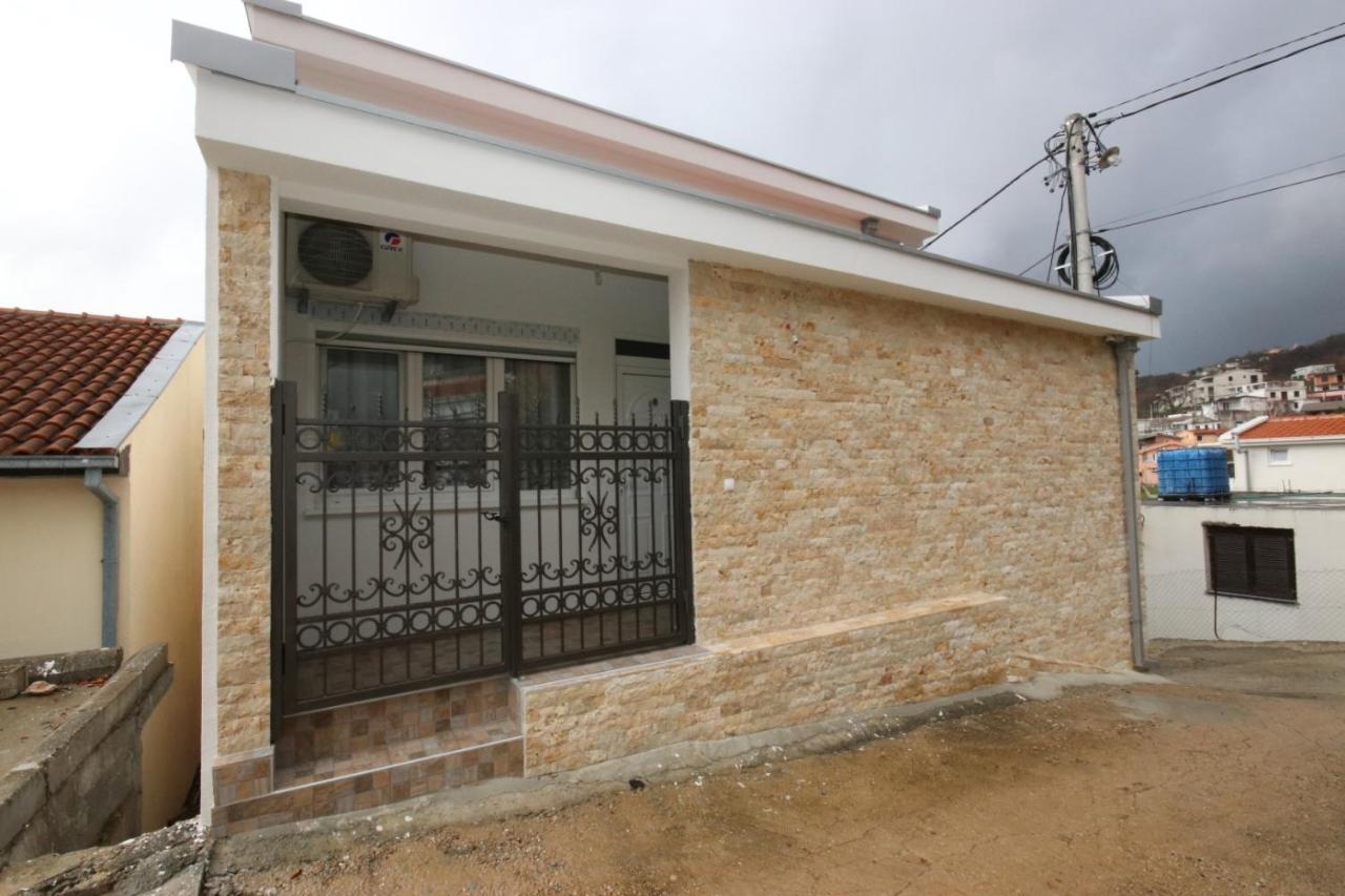 Relax Apartmani Sutomore Exterior photo