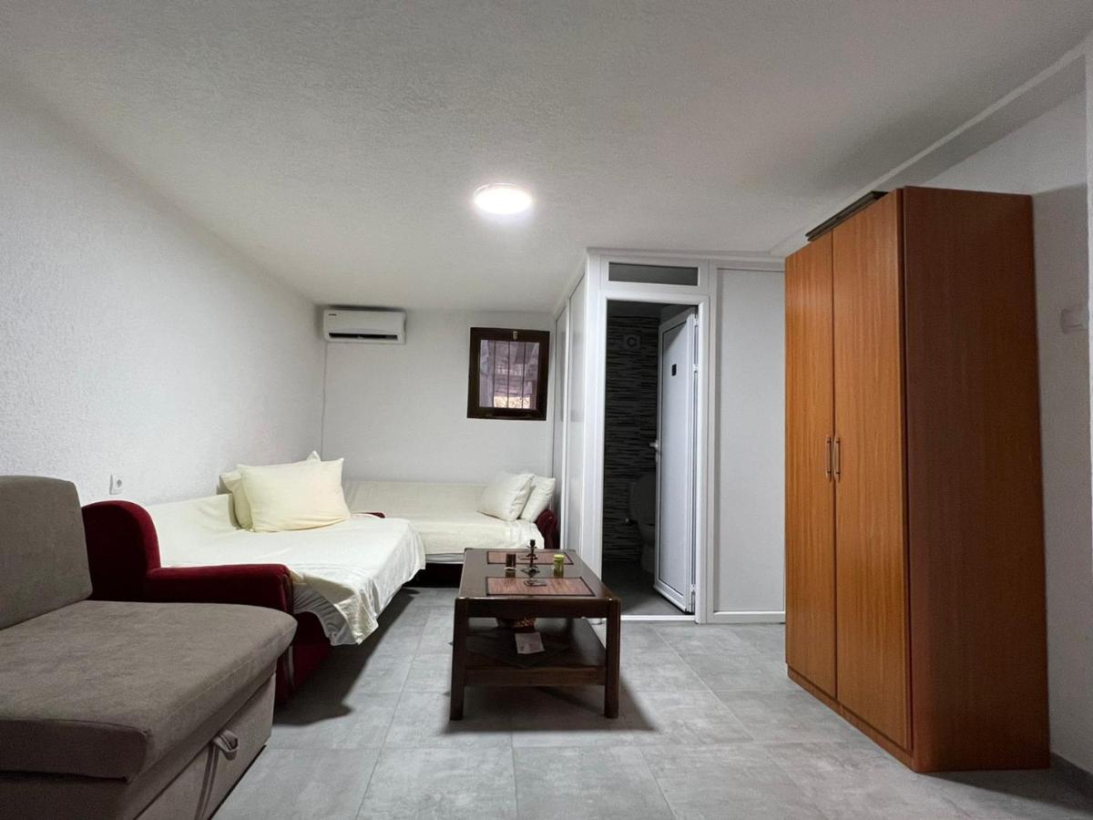 Relax Apartmani Sutomore Exterior photo