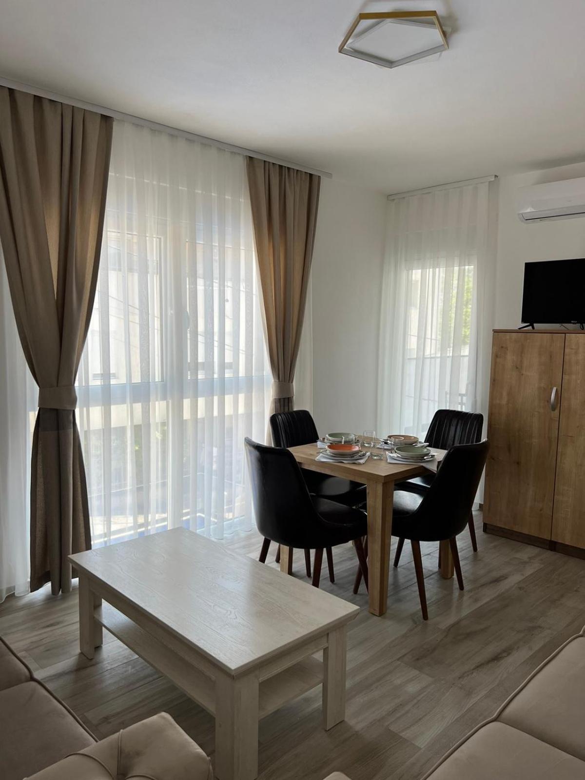 Relax Apartmani Sutomore Exterior photo