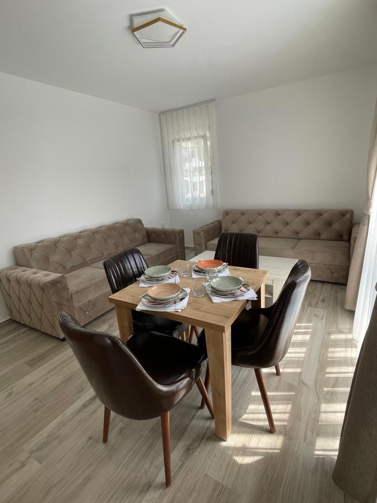 Relax Apartmani Sutomore Exterior photo