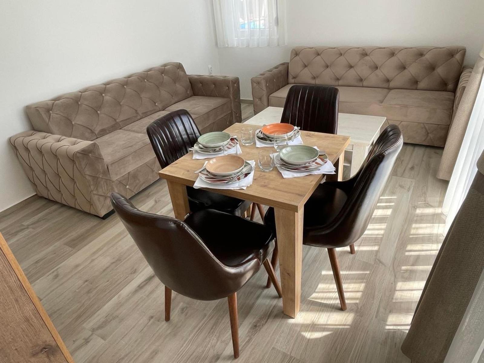 Relax Apartmani Sutomore Exterior photo