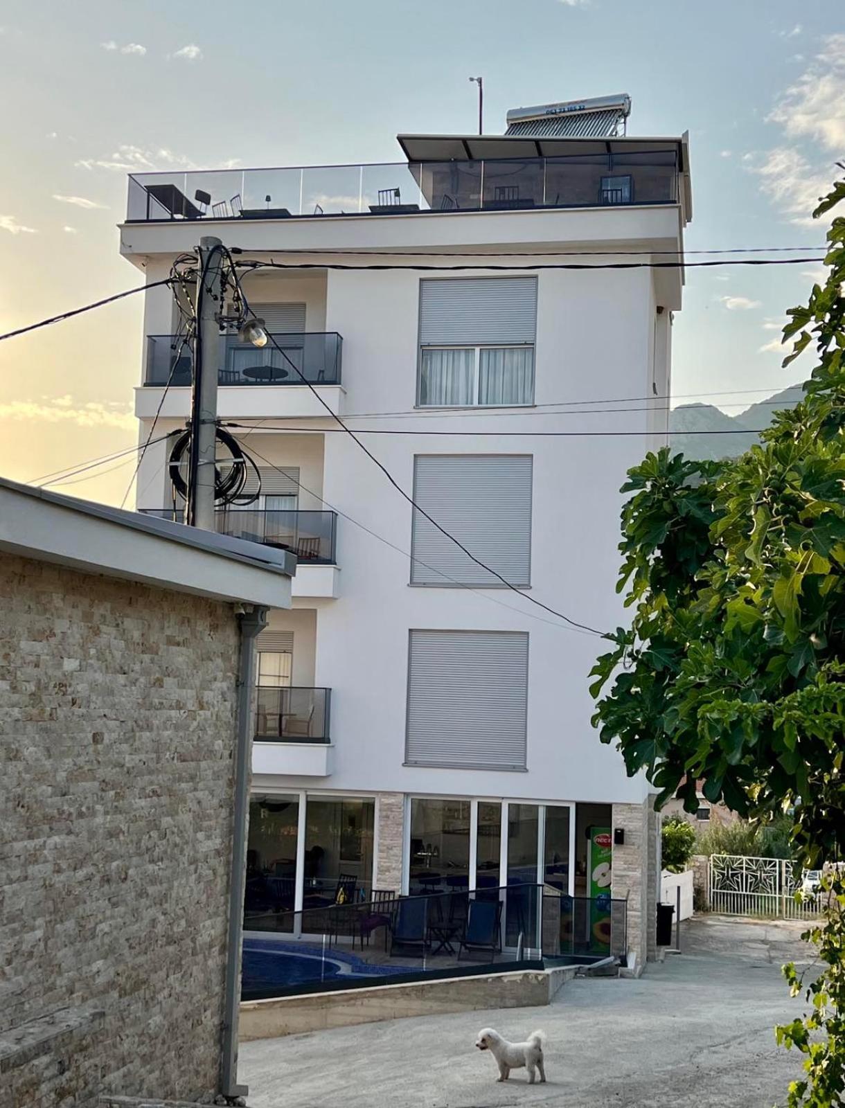 Relax Apartmani Sutomore Exterior photo